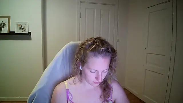 Girlnina-1995 online show from September 29, 8:57 pm