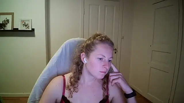 Girlnina-1995 online show from October 15, 7:03 pm