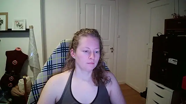 Snapshot of Girlnina-1995 chatting on January 16, 10:52 am Girlnina-1995 online show from January 16, 10:52 am