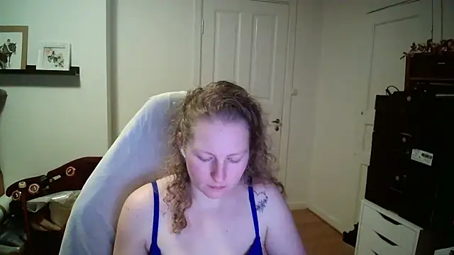 Snapshot of Girlnina-1995 chatting on February 11, 10:04 pm Girlnina-1995 online show from February 11, 10:04 pm