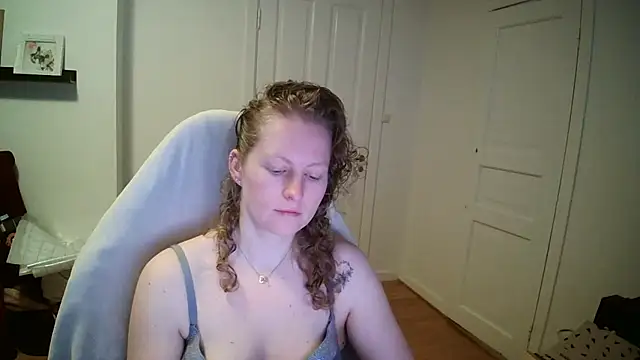 Girlnina-1995 online show from March 11, 9:37 am