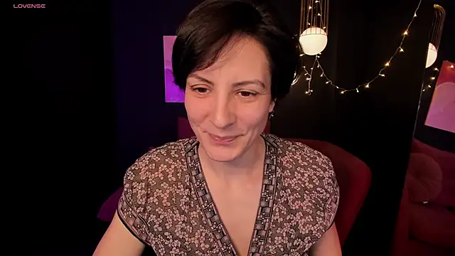 LorenDaze online show from February 8, 2:16 pm