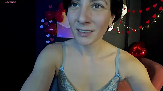 LorenDaze online show from February 15, 5:07 pm