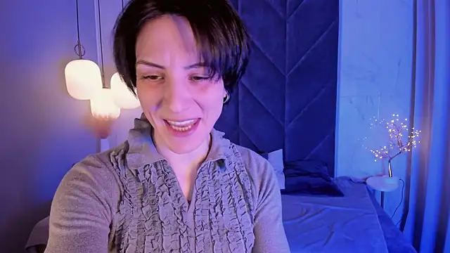 LorenDaze online show from March 12, 1:40 pm