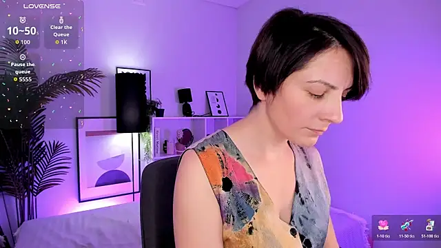 LorenDaze online show from July 22, 2:09 pm