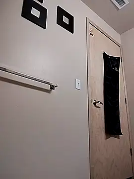 eatmeplease44 online show from January 11, 1:32 am