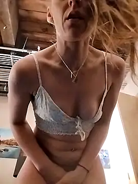 eatmeplease44 online show from February 27, 8:31 pm