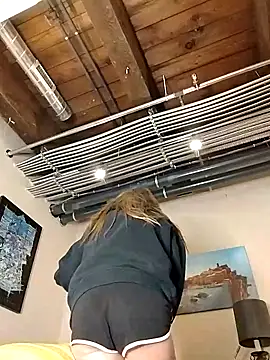 eatmeplease44 online show from March 14, 11:43 pm