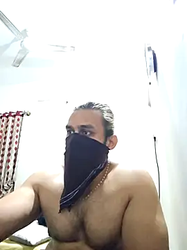 Snapshot of kaizercool1 chatting on January 17, 6:47 am kaizercool1 online show from January 17, 6:47 am