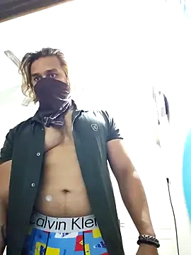 Snapshot of kaizercool1 chatting on January 17, 10:00 am kaizercool1 online show from January 17, 10:00 am