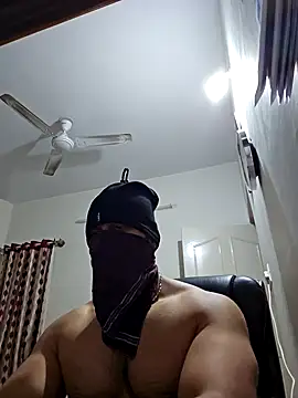 Snapshot of kaizercool1 chatting on January 27, 5:47 am kaizercool1 online show from January 27, 5:47 am