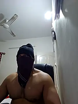 Snapshot of kaizercool1 chatting on February 7, 3:23 am kaizercool1 online show from February 7, 3:23 am