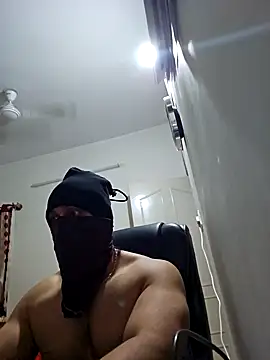 Snapshot of kaizercool1 chatting on February 7, 9:16 am kaizercool1 online show from February 7, 9:16 am