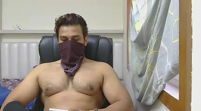 Snapshot of kaizercool1 chatting on March 7, 1:53 am kaizercool1 online show from March 7, 1:53 am