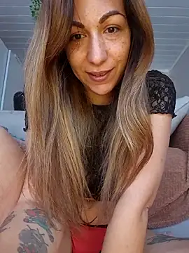 Snapshot of Lola-Roxx chatting on April 19, 7:51 am Lola-Roxx online show from April 19, 7:51 am