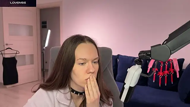 DivineBite online show from January 31, 7:11 pm