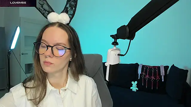 DivineBite online show from February 27, 2:17 pm