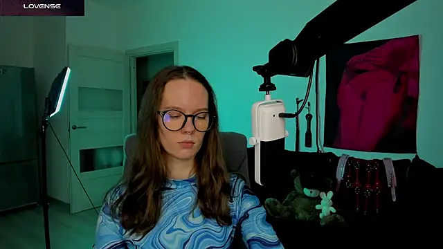 DivineBite online show from March 24, 5:18 pm