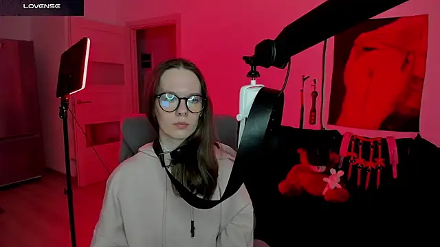 DivineBite online show from April 1, 4:26 pm