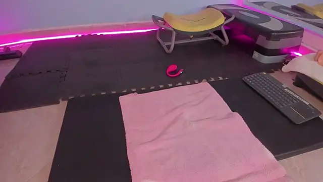 liagirl cute online show from March 7, 3:51 am