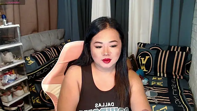 Snapshot of MagnificatMistress chatting on January 19, 6:00 pm MagnificatMistress online show from January 19, 6:00 pm