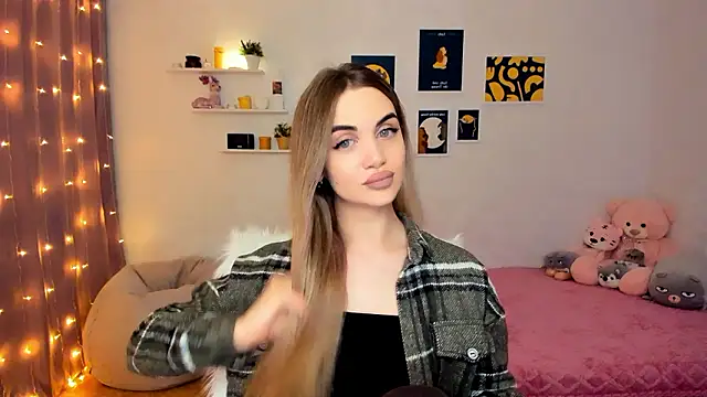 aPieceOfJoy online show from December 9, 12:01 am