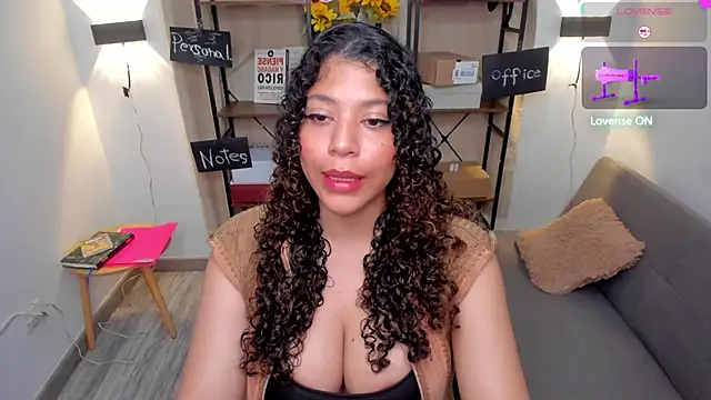 Snapshot of LilyBrunette chatting on May 2, 12:48 am LilyBrunette online show from May 2, 12:48 am