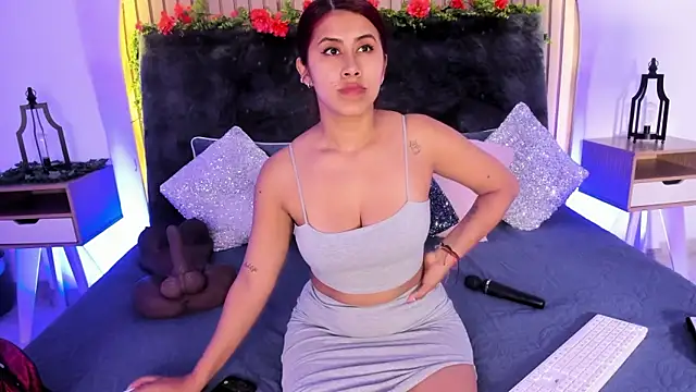 Snapshot of Karlagonzales_ chatting on January 18, 3:38 pm Karlagonzales online show from January 18, 3:38 pm