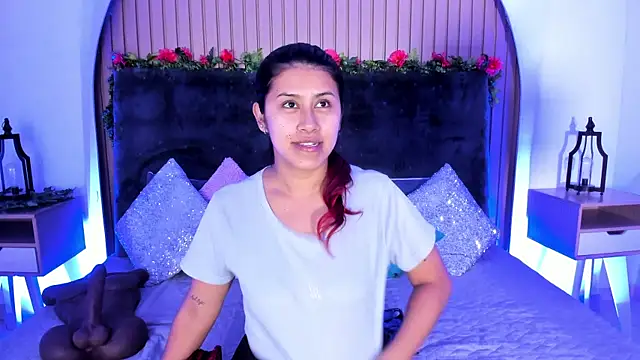 Karlagonzales  online show from November 17, 10:21 am