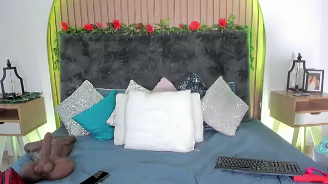 Karlagonzales  online show from March 13, 6:36 pm