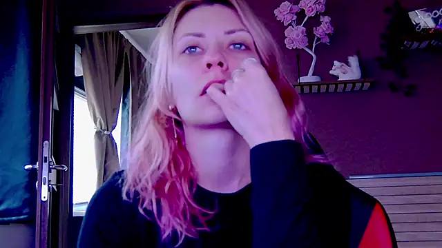 karo123421 online show from December 3, 10:13 am