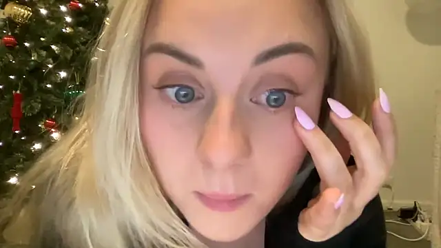 bigboobybabyxh online show from October 22, 9:31 am