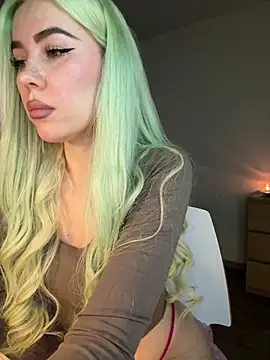 xDinnax online show from January 24, 11:15 am