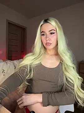 xDinnax online show from February 15, 11:25 pm