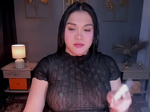 MaxeneCullens online show from October 4, 6:55 am