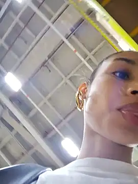 Leaberry online show from February 21, 11:28 pm