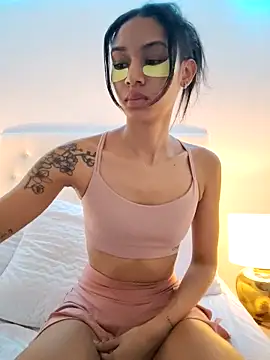 Leaberry online show from February 24, 9:57 pm