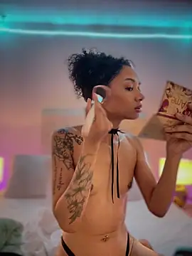 Leaberry online show from February 26, 8:19 pm