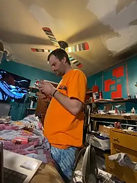 charactrzero online show from February 12, 4:23 am