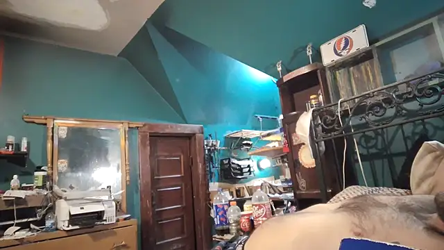 charactrzero online show from February 14, 7:07 am