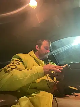 charactrzero online show from February 15, 3:31 am