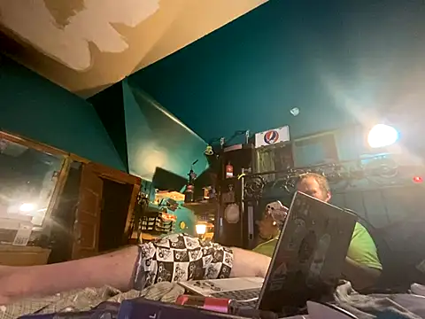 charactrzero online show from October 1, 6:19 am