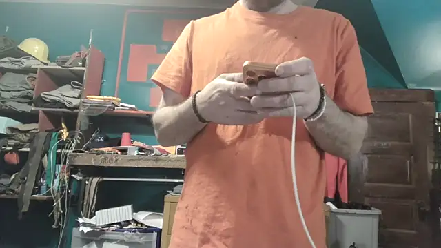 Snapshot of charactrzero chatting on February 13, 11:17 am charactrzero online show from February 13, 11:17 am