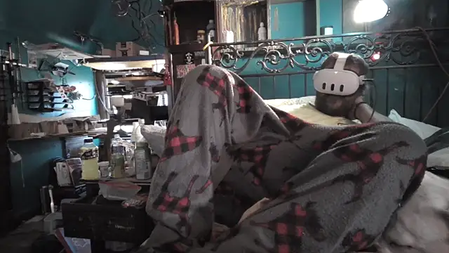 charactrzero online show from March 14, 12:21 pm