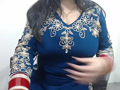 HOT CHILLY online show from April 23, 12:40 pm