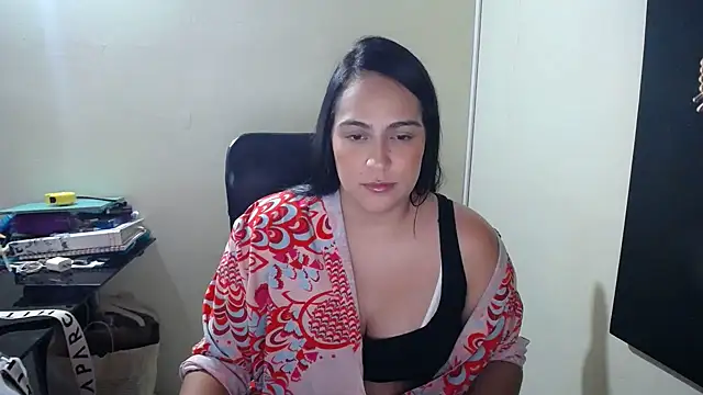 Snapshot of kendall_52 chatting on February 5, 1:11 pm kendall 52 online show from February 5, 1:11 pm