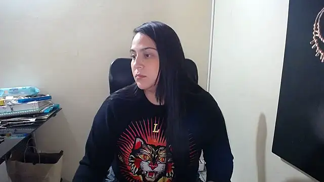 Snapshot of kendall_52 chatting on February 13, 2:09 pm kendall 52 online show from February 13, 2:09 pm