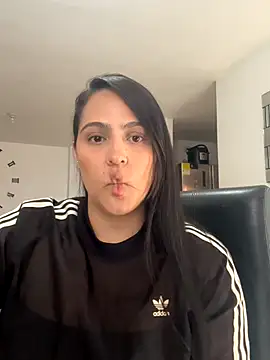 Snapshot of kendall_52 chatting on September 17, 5:47 pm kendall 52 online show from September 17, 5:47 pm