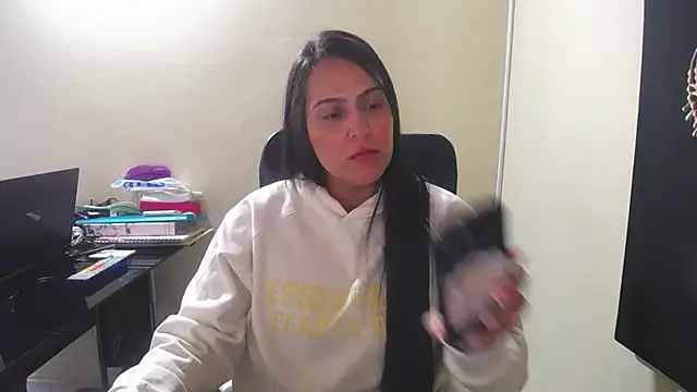 Snapshot of kendall_52 chatting on October 13, 12:27 pm kendall 52 online show from October 13, 12:27 pm
