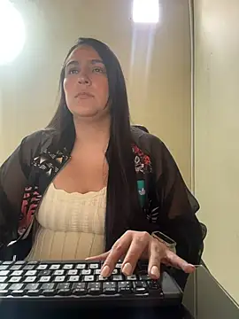 kendall 52 online show from March 21, 3:04 pm